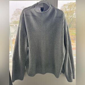 GAP women’s  Gray oversized Sweater